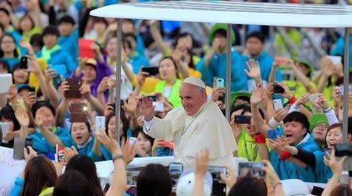 Governo chinês cria obstáculos a peregrinos da JMJ.jpg Governo chinês cria obstáculos a peregrinos da JMJ.jpg
