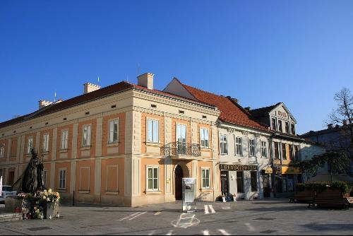 Assim é a casa natal de São João Paulo II, um dos lugares mais visitados na JMJ.jpg Assim é a casa natal de São João Paulo II, um dos lugares mais visitados na JMJ.jpg