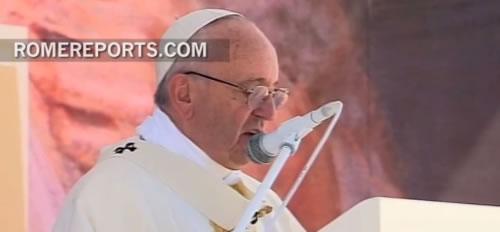 Após encerramento da JMJ Papa se despede da Polônia.jpg Após encerramento da JMJ Papa se despede da Polônia.jpg