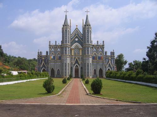 Santuário de São Lourenço em Karnataka, Índia, é elevado à Basílica Menor.jpg Santuário de São Lourenço em Karnataka, Índia, é elevado à Basílica Menor.jpg
