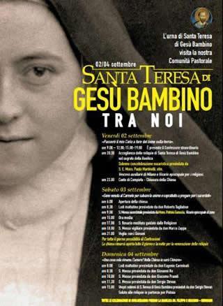 Urna com as relíquias de Santa Teresinha peregrinam pelo norte da Itália.jpg
