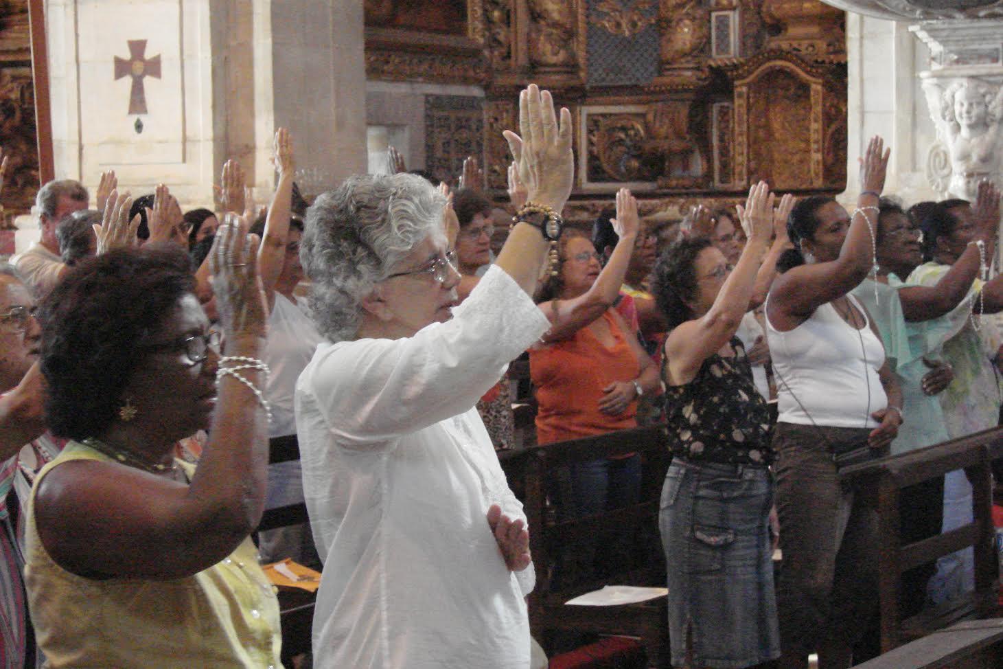 Basílica Santuário do Senhor do Bonfim reúne fiéis para oração do Santo Rosário.jpg Basílica Santuário do Senhor do Bonfim reúne fiéis para oração do Santo Rosário.jpg