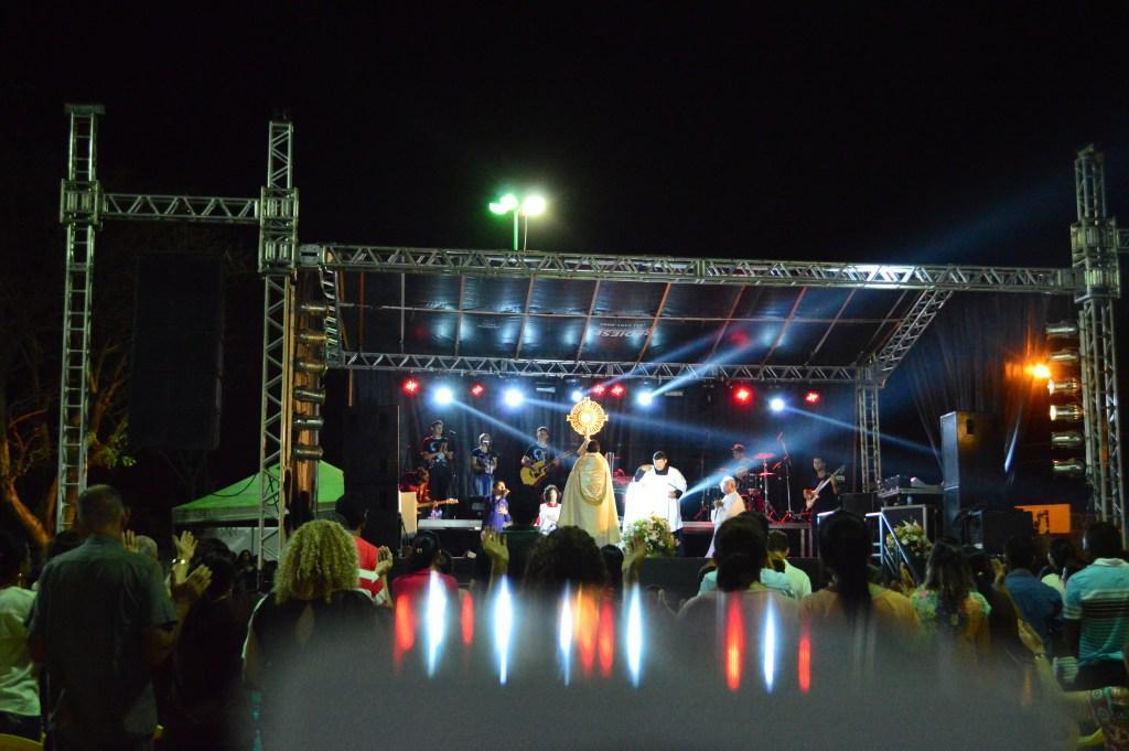Festival católico no Piauí atrai milhares de fiéis ao Santuário São Francisco de Assis.jpg Festival católico no Piauí atrai milhares de fiéis ao Santuário São Francisco de Assis.jpg