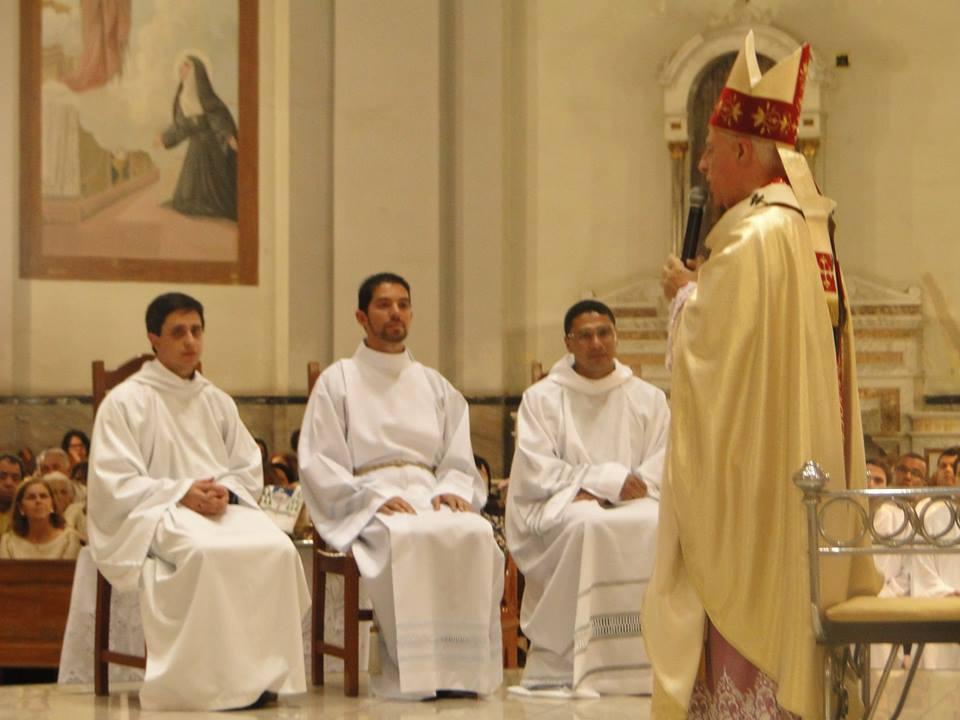 Arquidiocese de Juiz de Fora institui seminaristas aos ministérios de acólito e leitor.jpg Arquidiocese de Juiz de Fora institui seminaristas aos ministérios de acólito e leitor.jpg
