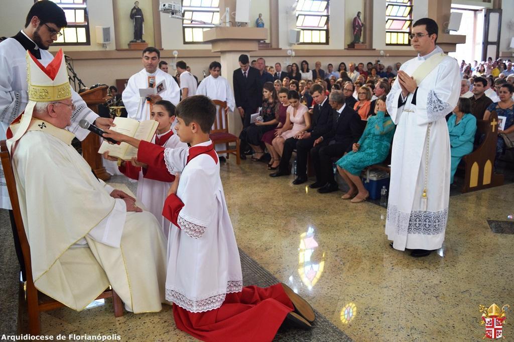 O sacerdote realiza sua missão como uma ordem de Cristo, diz Arcebispo de Florianópolis.jpg