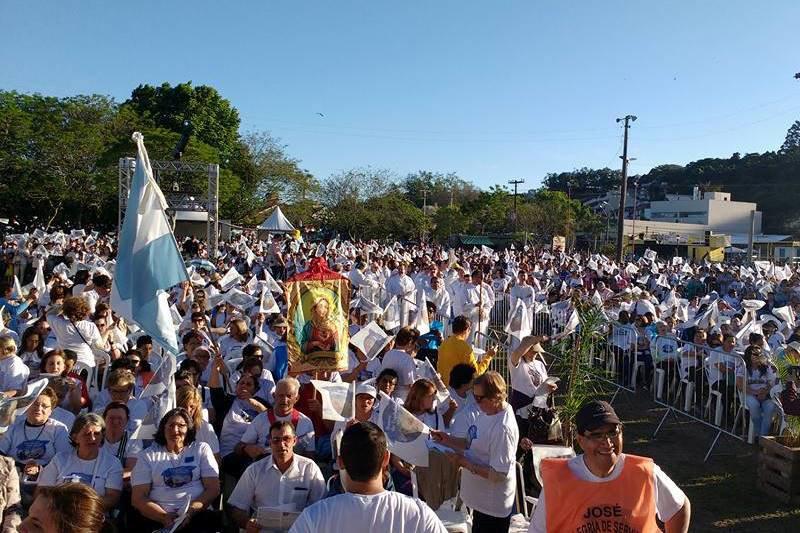 Mais de 10 mil fiéis participam da Romaria das Capelinhas em Guaíba (RS).jpg