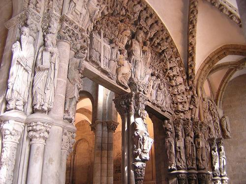 Restauração na Catedral de Santiago de Compostela permite descobrir escultura perdida 1.jpg Restauração na Catedral de Santiago de Compostela permite descobrir escultura perdida 1.jpg