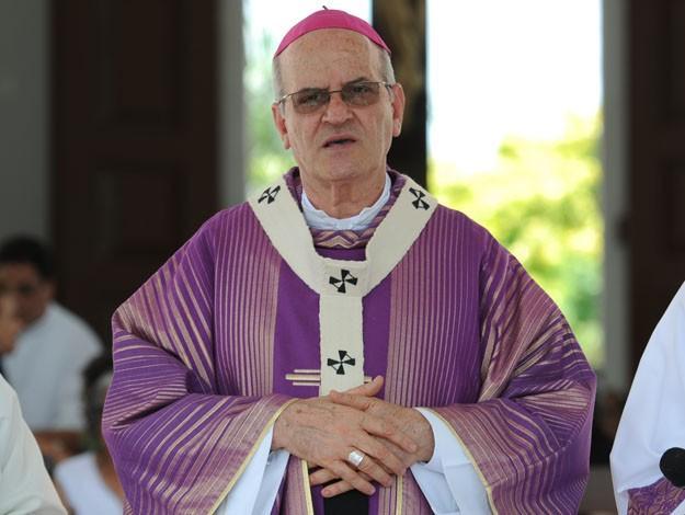 Arcebispo de Olinda e Recife concede bênçãos aos sacerdotes falecidos.jpg