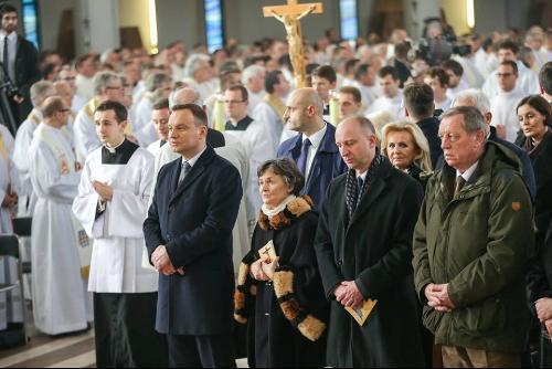 Jesus Cristo é entronizado como o Rei da Polônia.jpg