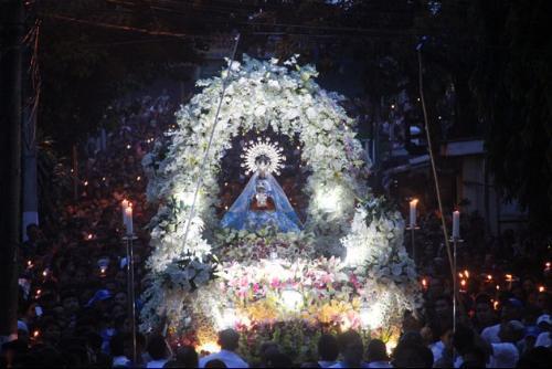 Milhares de devotos celebram nas Filipinas a memória de Nossa Senhora da Regra.jpg