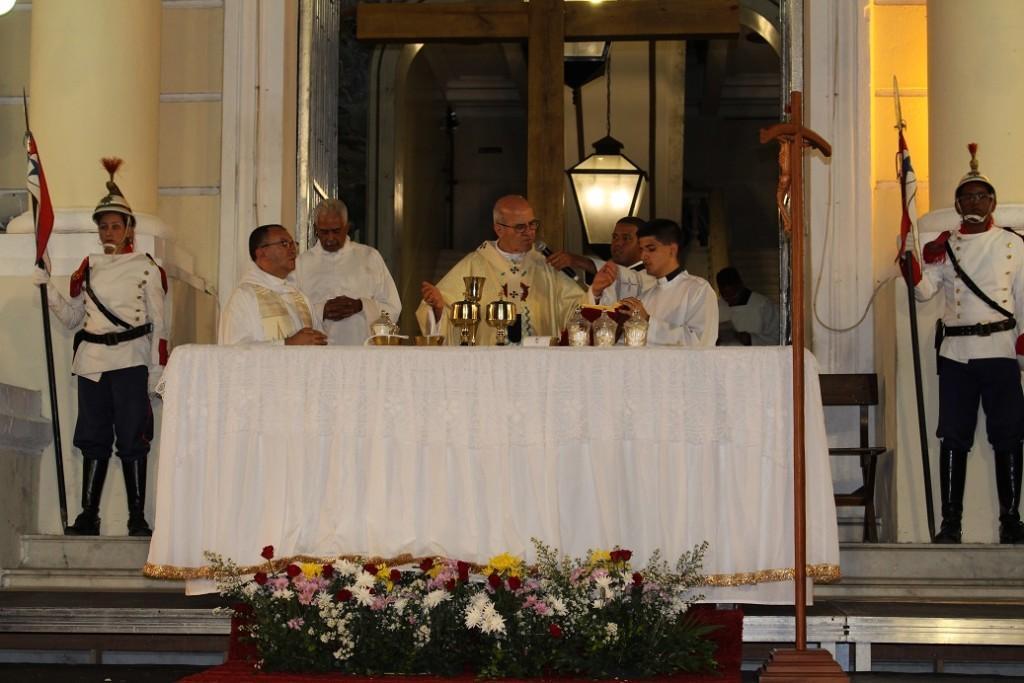 Celebrada há 64 anos, tradicional vigília natalina reúne milhares de fiéis no Recife.jpg Celebrada há 64 anos, tradicional vigília natalina reúne milhares de fiéis no Recife.jpg