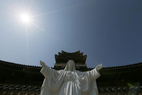 Anuário da Igreja Católica na Coreia do Sul é publicado em formato de livro eletrônico.jpg Anuário da Igreja Católica na Coreia do Sul é publicado em formato de livro eletrônico.jpg