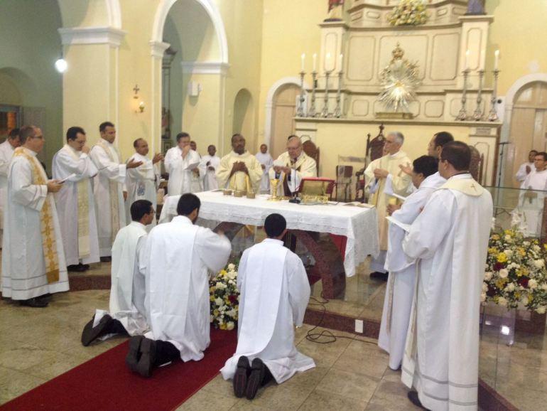 Fiéis festejam os 14 anos da Catedral de Nossa Senhora das Dores, no Piauí.jpg Fiéis festejam os 14 anos da Catedral de Nossa Senhora das Dores, no Piauí.jpg