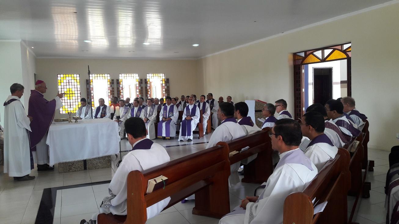 Sacerdotes de Olinda e Recife participam de retiro quaresmal.jpg Sacerdotes de Olinda e Recife participam de retiro quaresmal.jpg