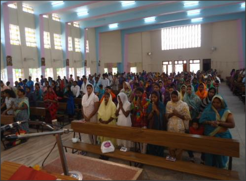 Três mil pessoas assistem a retiro da Quaresma em Orissa, Índia.png