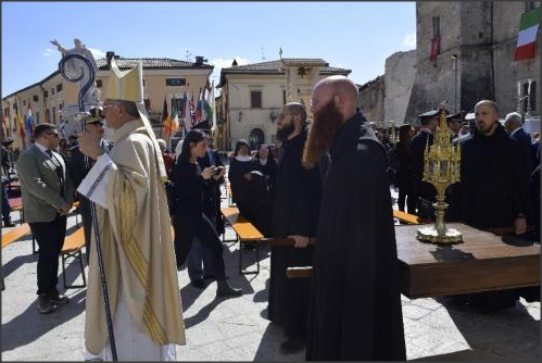 Beneditinos de Núrsia comemoram o Trânsito de São Bento.png Beneditinos de Núrsia comemoram o Trânsito de São Bento.png