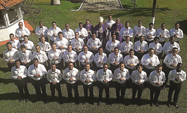 Convivência entre seminarista no Rio tem presença do Cardeal Tempesta.png Convivência entre seminarista no Rio tem presença do Cardeal Tempesta.png