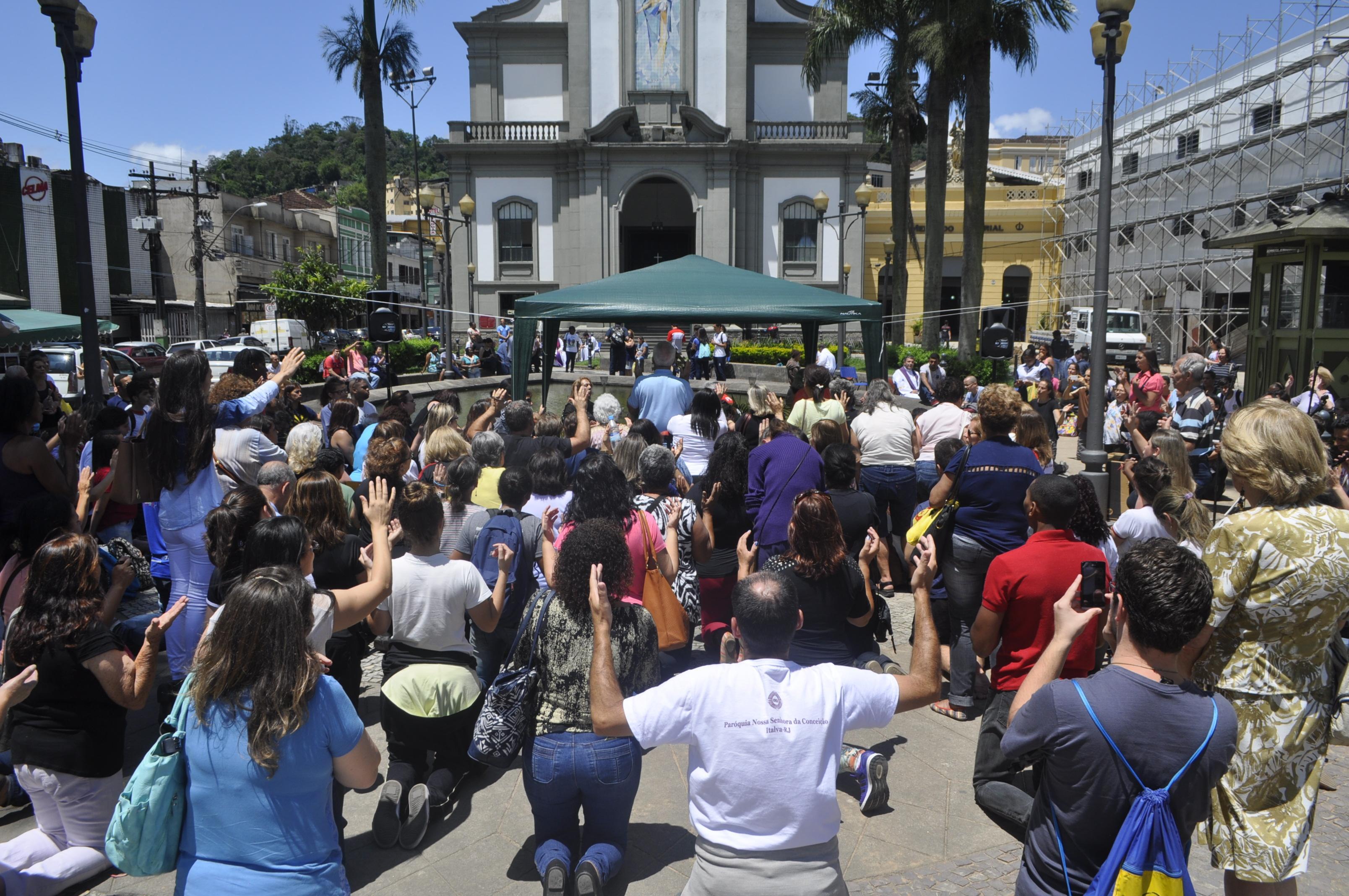 Dia da Misericórdia em Petrópolis (RJ) estimula atendimento a confissões.jpg Dia da Misericórdia em Petrópolis (RJ) estimula atendimento a confissões.jpg
