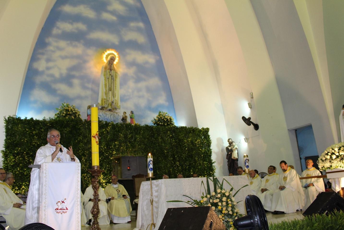 Núncio Apostólico encerramento do centenário de Fátima no Recife.jpg Núncio Apostólico encerramento do centenário de Fátima no Recife.jpg