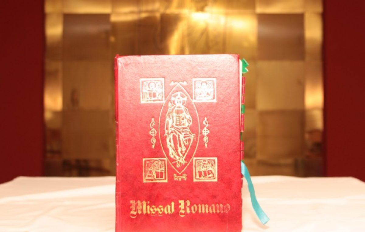 Prossegue revisão do missal romano durante reunião em Brasília.jpg