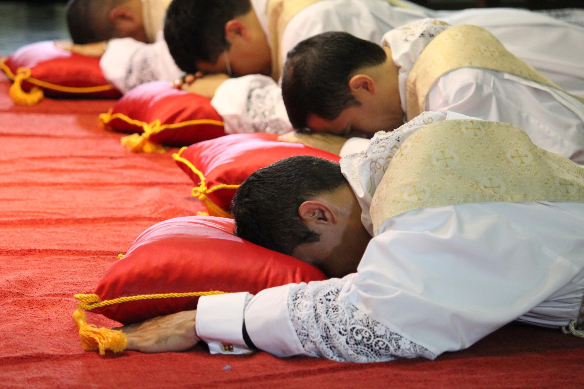 Ordenados quatro novos sacerdotes na Arquidiocese de Natal.jpg