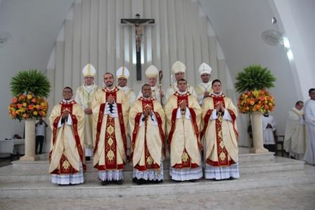 Salvador celebra a ordenação de cinco novos sacerdotes à serviço da Arquidiocese.jpg Salvador celebra a ordenação de cinco novos sacerdotes à serviço da Arquidiocese.jpg
