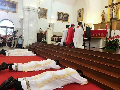 Igreja na China ordena mais quatro sacerdotes.jpg