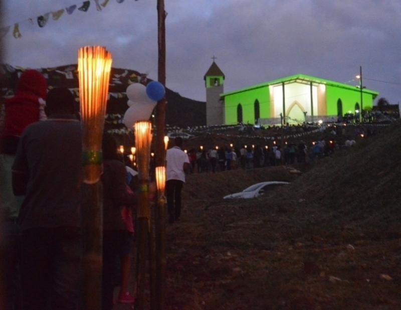 Paróquia em Mariana (MG) festeja passagem da Imagem de Aparecida.jpg Paróquia em Mariana (MG) festeja passagem da Imagem de Aparecida.jpg