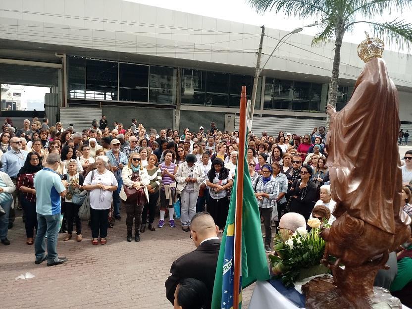 Terço da Paz estimula fiéis do Rio a percorrerem dioceses entoando orações.jpg Terço da Paz estimula fiéis do Rio a percorrerem dioceses entoando orações.jpg