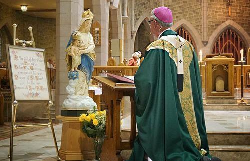 Canadenses consagram suas Dioceses à Nossa Senhora.jpg Canadenses consagram suas Dioceses à Nossa Senhora.jpg