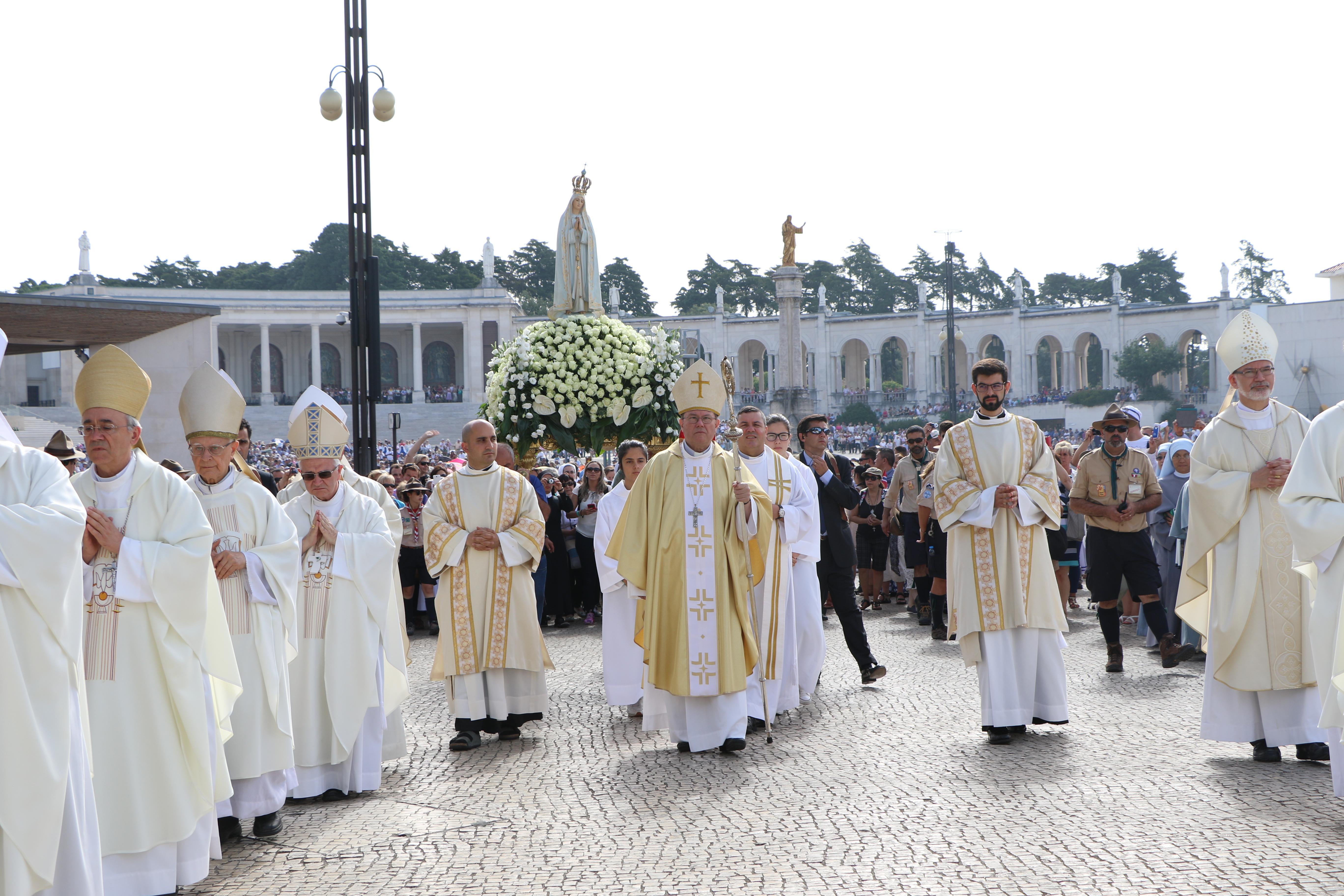 Arcebispo de Moscou, em Fátima O perigo do totalitarismo não está afastado.JPG Arcebispo de Moscou, em Fátima O perigo do totalitarismo não está afastado.JPG