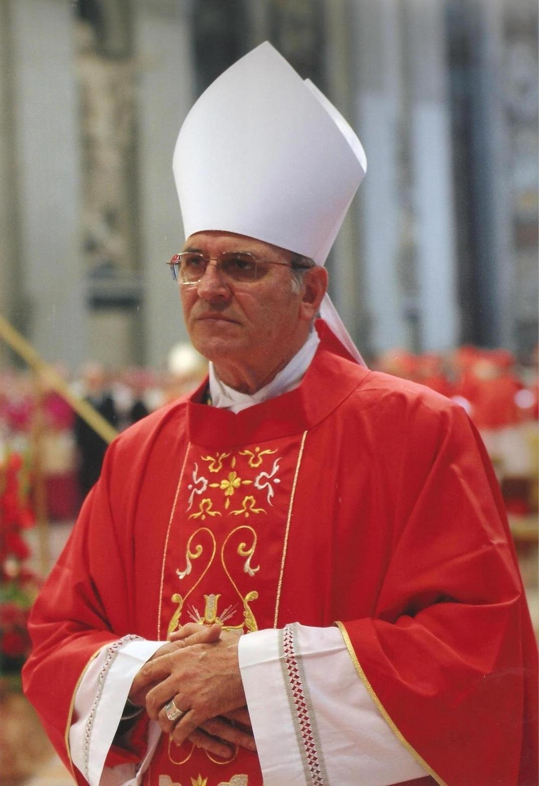 A vocação é uma entrega total de si mesmo nas mãos de Deus, diz Dom Saburido.jpg
