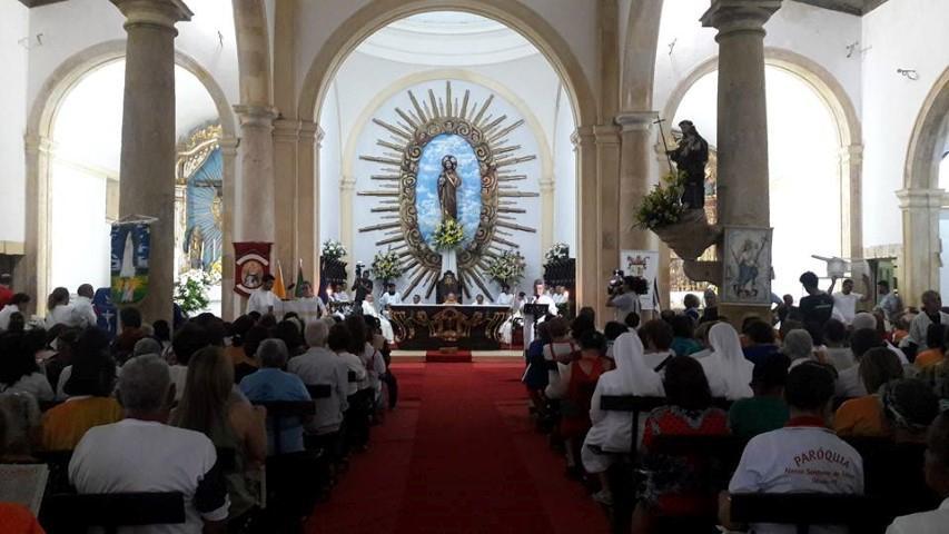 Santíssimo Salvador do Mundo é reverenciado pelos fiéis do Recife.jpg Santíssimo Salvador do Mundo é reverenciado pelos fiéis do Recife.jpg