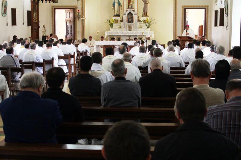 Seminário em Gravataí (RS) comemora jubileus sacerdotais no Dia do Padre.jpg