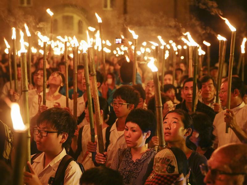 Nagasaki, 72 anos depois imagem de Maria salva da destruição nuclear preside Procissão luminosa.jpg