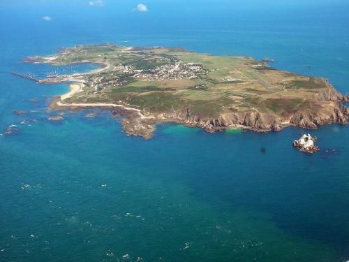Bispo inglês cria 'planta de energia' de oração em ilha do Canal da Mancha.jpg