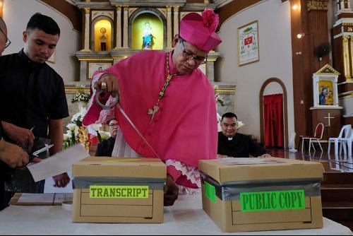 Concluída fase diocesana de causa de sacerdote mártir nas Filipinas.jpg
