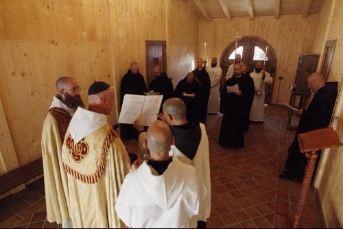 Beneditinos de Núrsia inauguram primeiro claustro do novo Mosteiro de São Bento 1.jpg