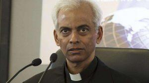 Sacerdote sequestrado por jihadistas recebe Prêmio Madre Teresa 2017.jpeg