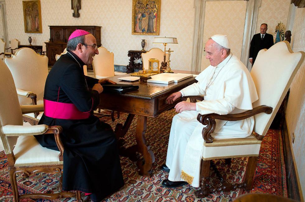 Bispo de Fátima se encontra com o Papa Francisco.jpg
