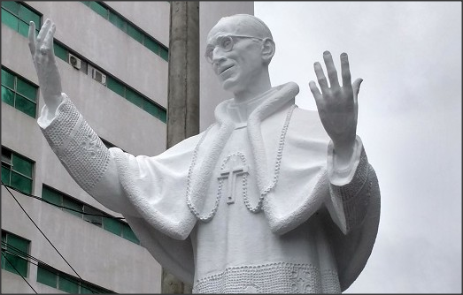 Em Vitória (ES), estátua do Papa Pio XII é entregue após restauro.png