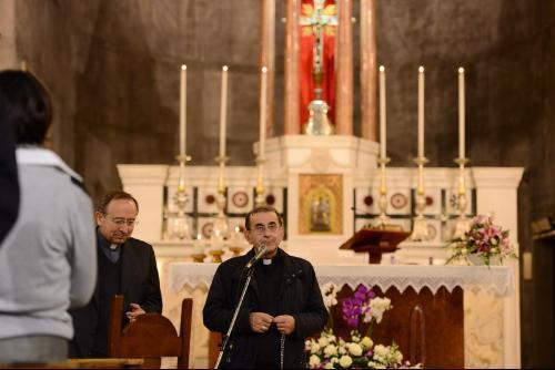 Arcebispo de Milão anima peregrinação do Santo Rosário pelas Paróquias 1.jpg