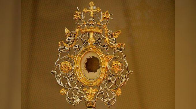 Relíquia de São João Paulo II é acolhida no Santuário de Fátima.jpg