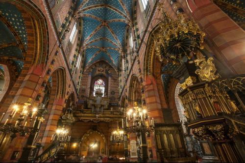 A importância de ter um templo paroquial cheio de beleza 1.jpg