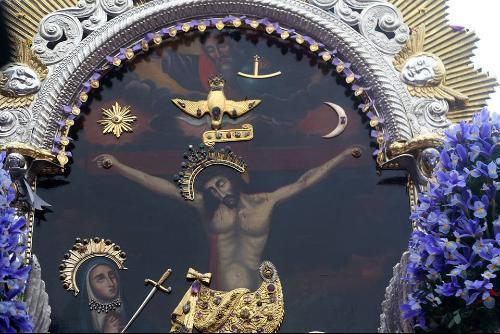 Procissão do Senhor dos Milagres encerra ?Mês Morado? em Lima, Peru.jpg