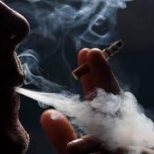 10-11Proibida venda de cigarros no Vaticano.jpg