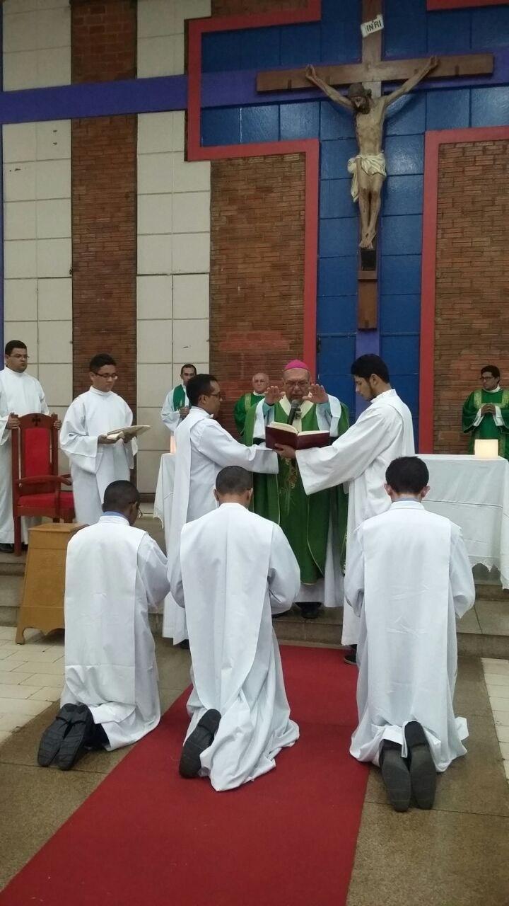 Teresina (PI) celebra Ministério de Acolitato concedido a futuros sacerdotes.jpg