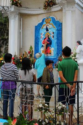 Santuário filipino recupera imagem de Nossa Senhora roubada há 40 anos.jpg