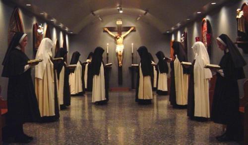 Mosteiro carmelita na Índia celebra a Festa da Apresentação de Nossa Senhora.jpg Mosteiro carmelita na Índia celebra a Festa da Apresentação de Nossa Senhora.jpg