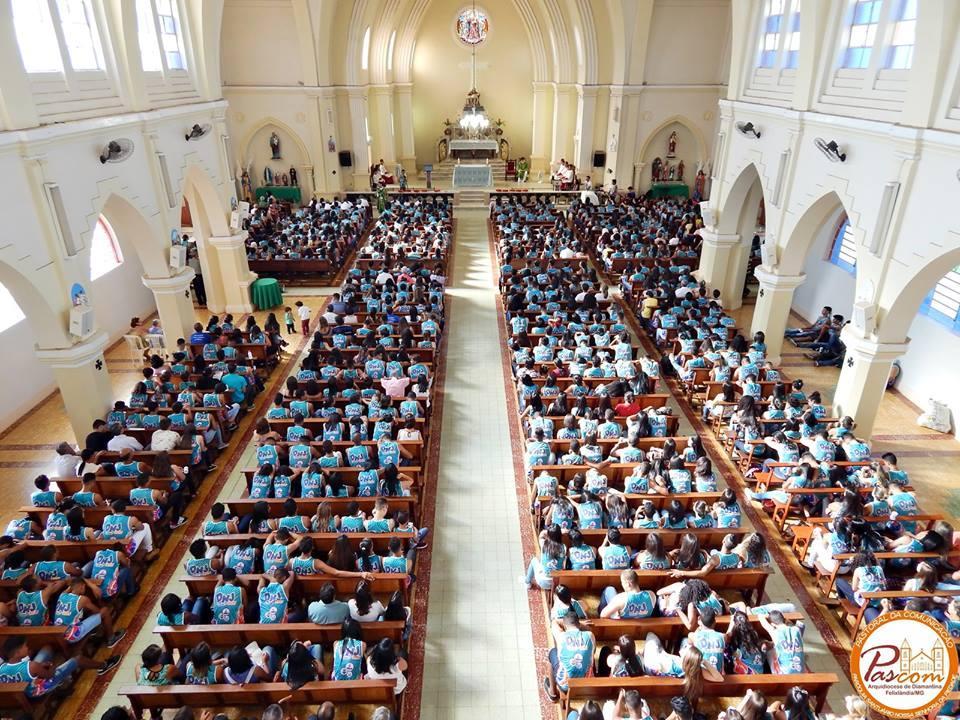 Dia Nacional da Juventude reúne centenas de jovens em Diamantina (MG).jpg